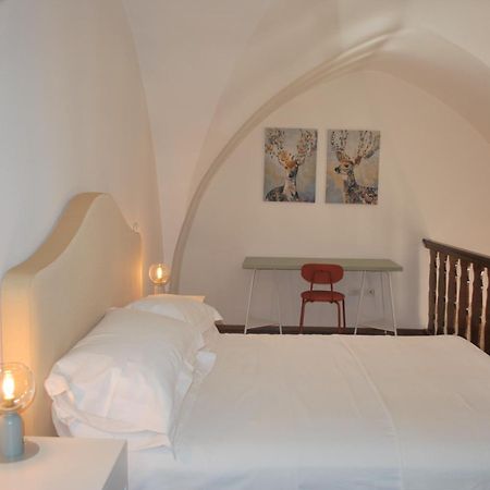 Palazzo Della Contessa - Suites & Breakfast Lecce Ngoại thất bức ảnh