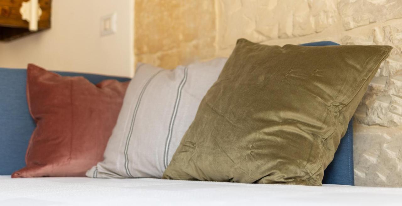 Palazzo Della Contessa - Suites & Breakfast Lecce Ngoại thất bức ảnh