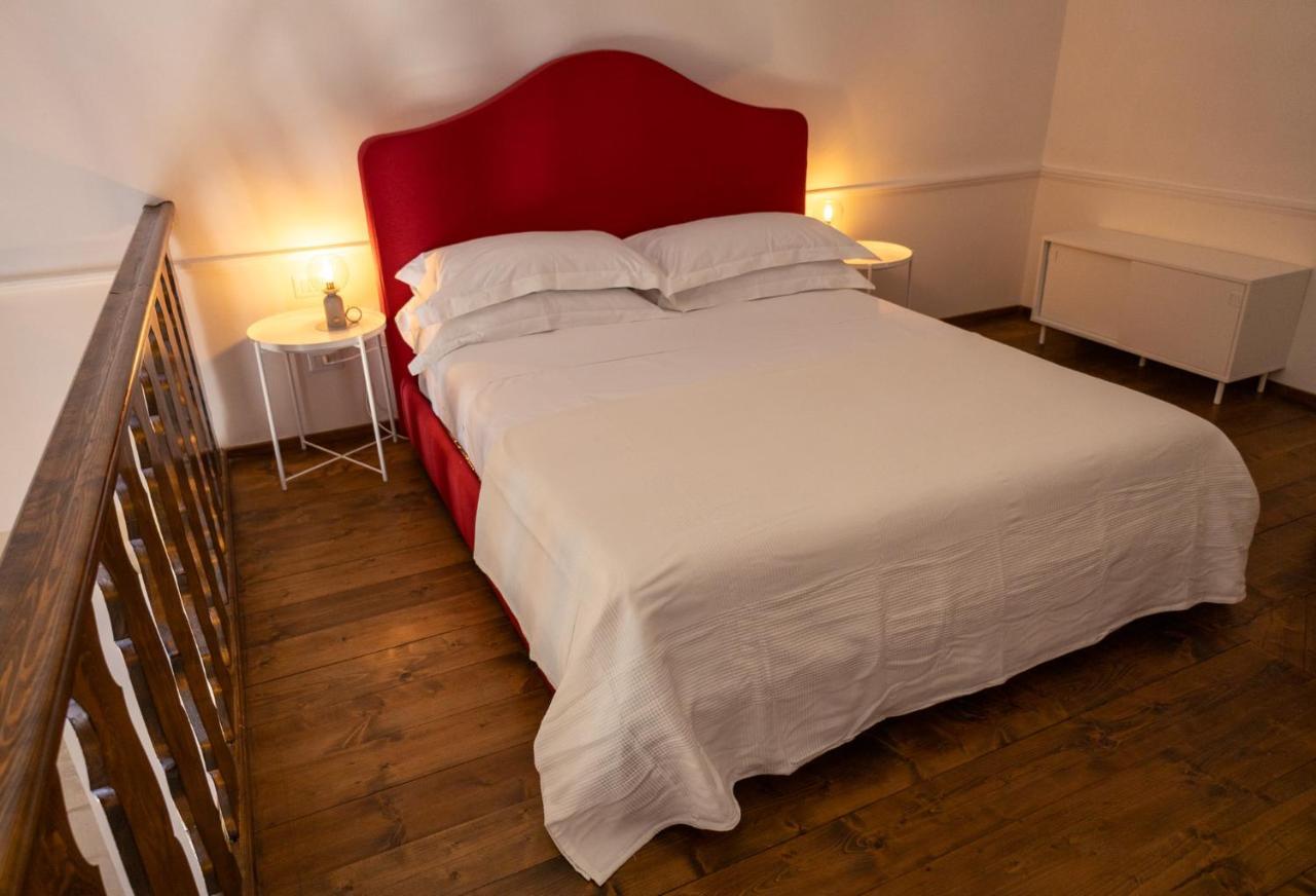 Palazzo Della Contessa - Suites & Breakfast Lecce Ngoại thất bức ảnh