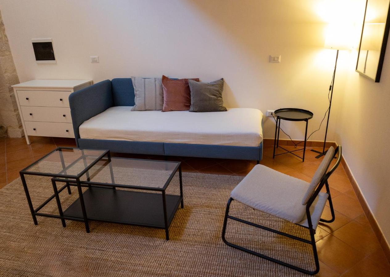 Palazzo Della Contessa - Suites & Breakfast Lecce Ngoại thất bức ảnh