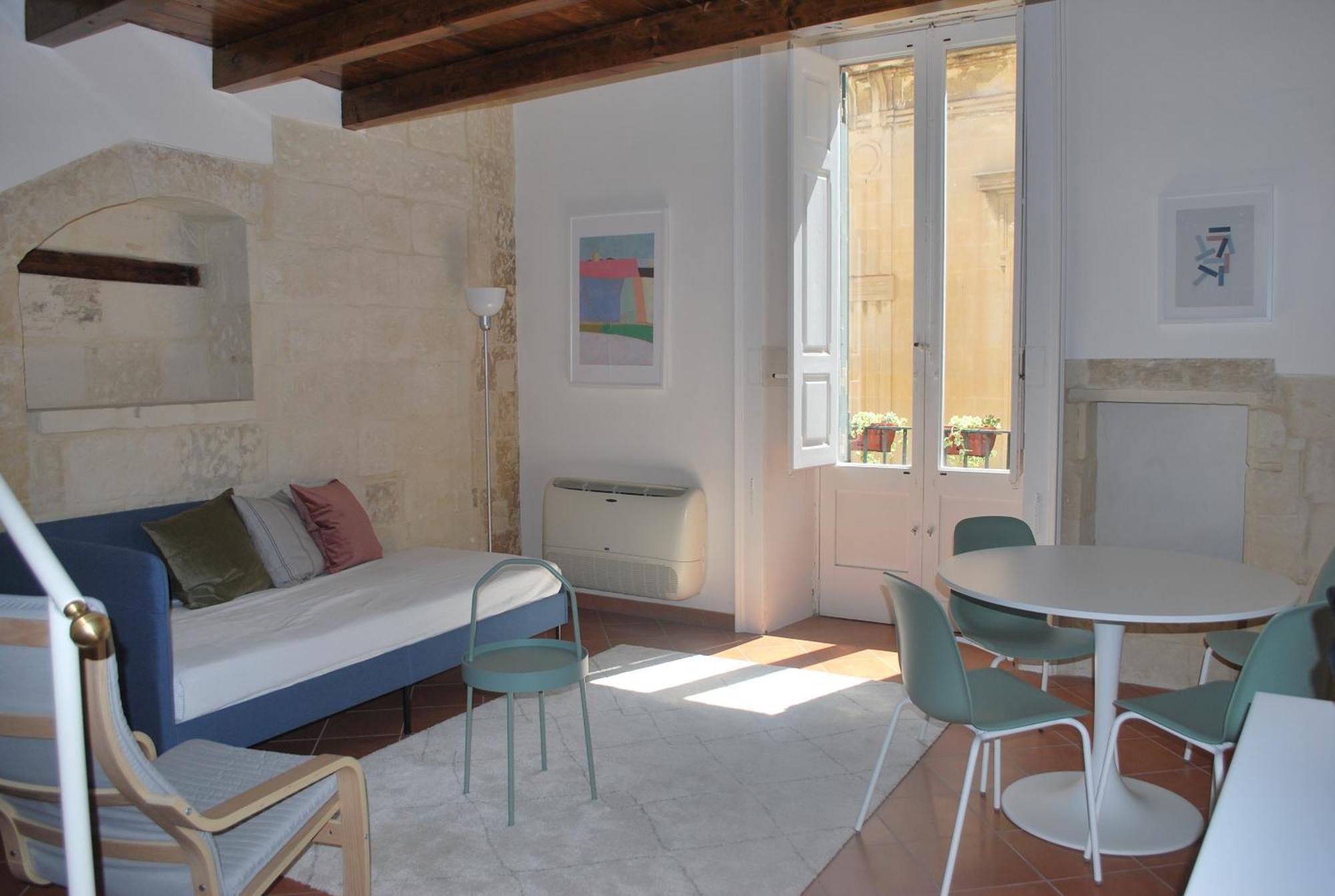 Palazzo Della Contessa - Suites & Breakfast Lecce Ngoại thất bức ảnh