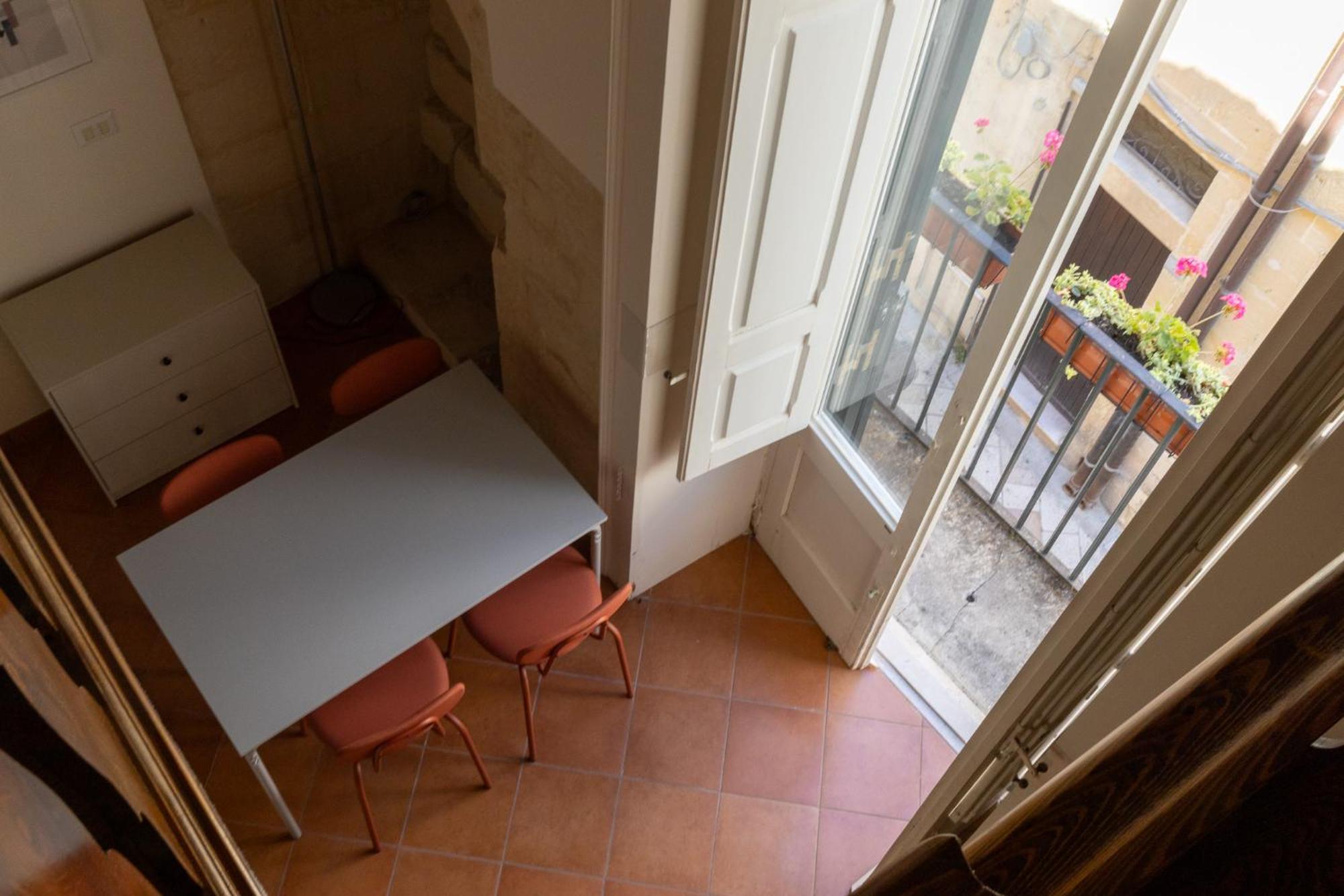 Palazzo Della Contessa - Suites & Breakfast Lecce Ngoại thất bức ảnh
